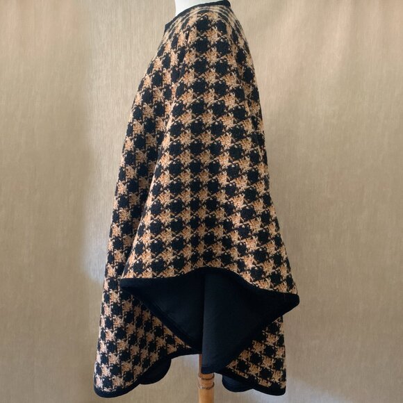 Vintage Black & Camel Houndstooth Wool Cape with Matching Scarf - Picture 7 of 11